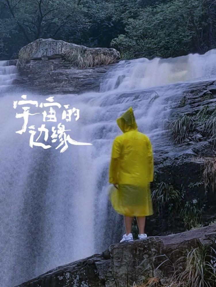 学校用500元买书每本书18元买5本送一本最多可以买多少本？